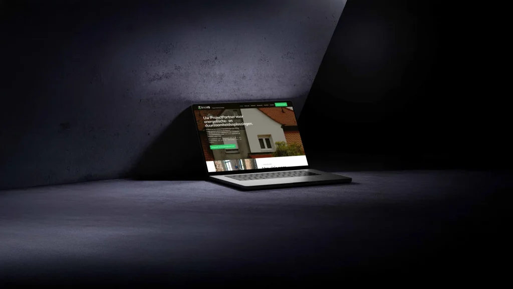 Homepage van de BrickIQ-website op een laptop