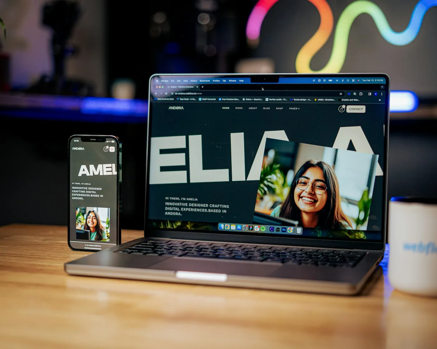 Vernieuwde website op een laptop